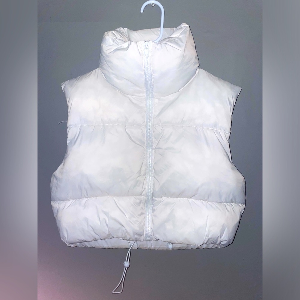 Small Cropped White Puffer Vest
